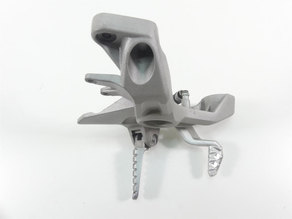 2017 Ducati 939 S Supersport Right Rider Footpeg & Brake Pedal Set 82432971B {{ shop.shopifyCountryName }} - Mototech271