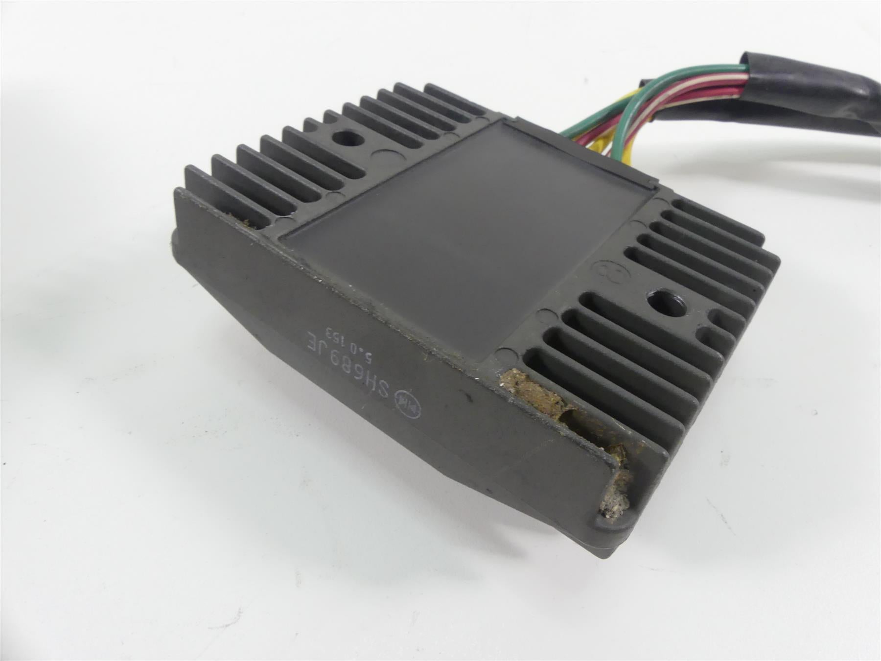 2016 Moto Guzzi V7 II Special 750 Rectifier Voltage Regulator 2D000043 SH689JE {{ shop.shopifyCountryName }} - Mototech271