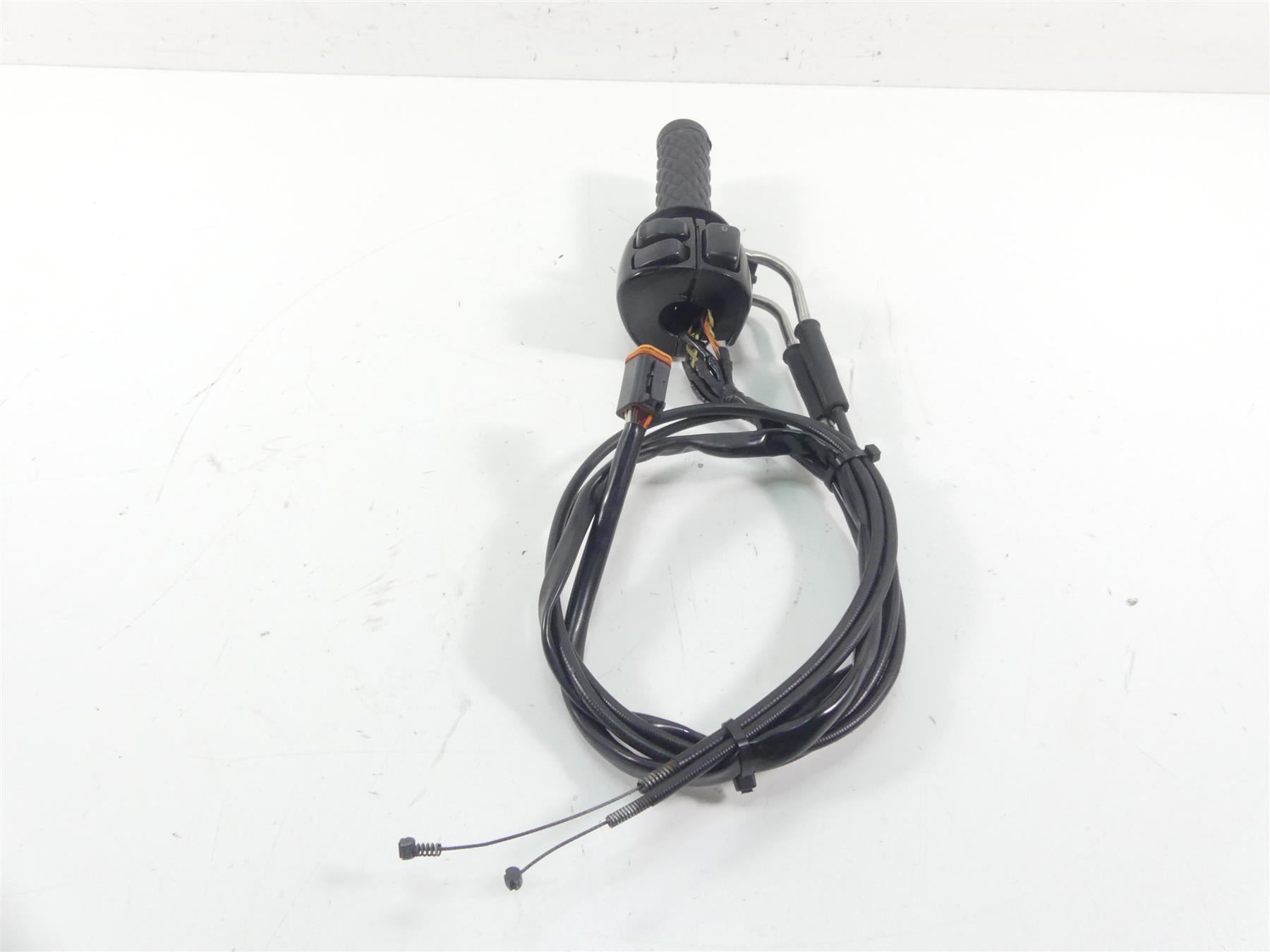 2003 Harley Dyna 100TH FXDL Low Rider Right Hand Control Switch - Read 71589-96B {{ shop.shopifyCountryName }} - Mototech271