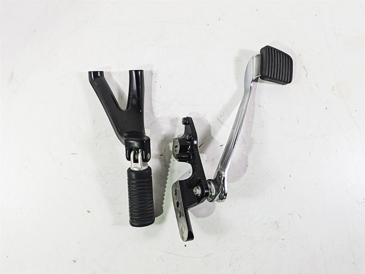 2018 Harley FXBR Softail Breakout Right Footpeg + Mount & Brake Pedal 50500746 {{ shop.shopifyCountryName }} - Mototech271