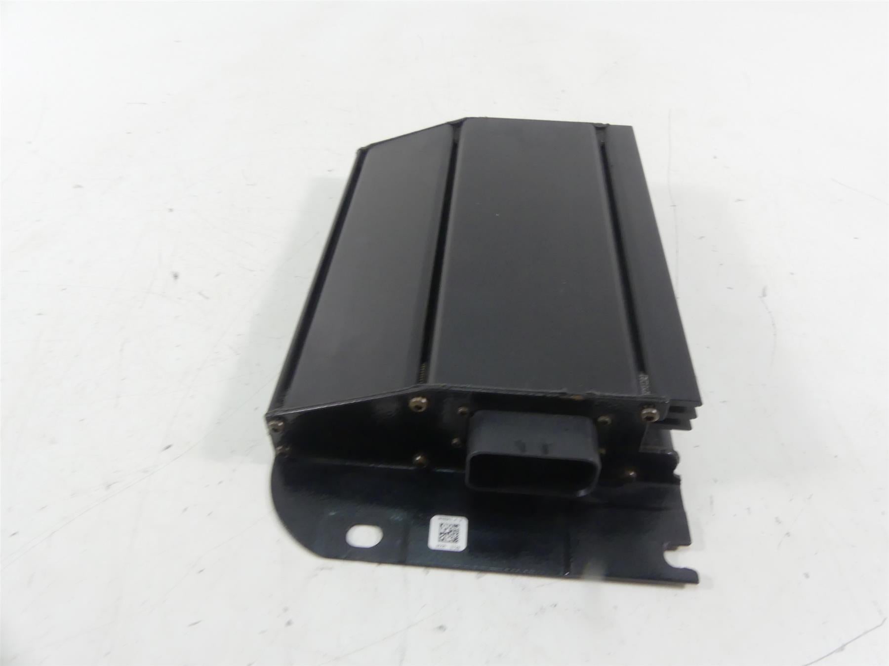 2007 Harley Touring FLHTCU SE CVO Electra Glide Harmon Amplifier Amp 76192-06A {{ shop.shopifyCountryName }} - Mototech271