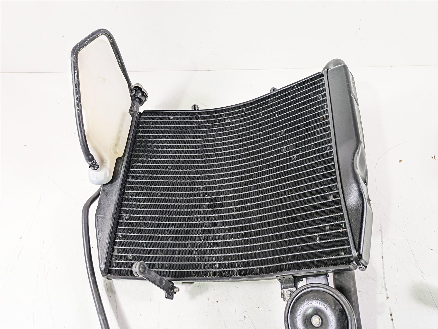 2020 Triumph Daytona 765 Moto2 Radiator Fan Reservoir Set T2100445 {{ shop.shopifyCountryName }} - Mototech271