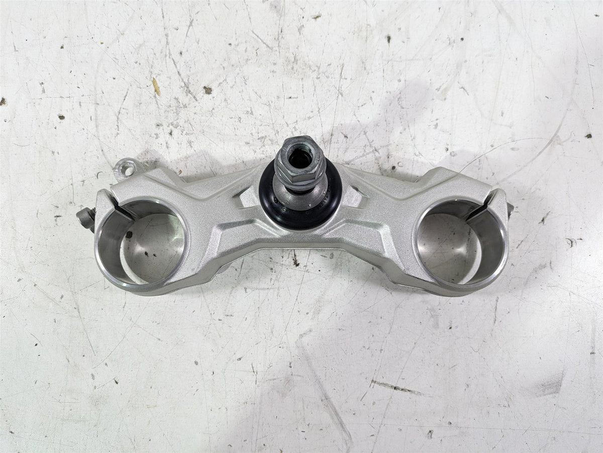 2022 BMW R1250 RT K052 Lower Triple Tree Steering Clamp 31429443338 {{ shop.shopifyCountryName }} - Mototech271