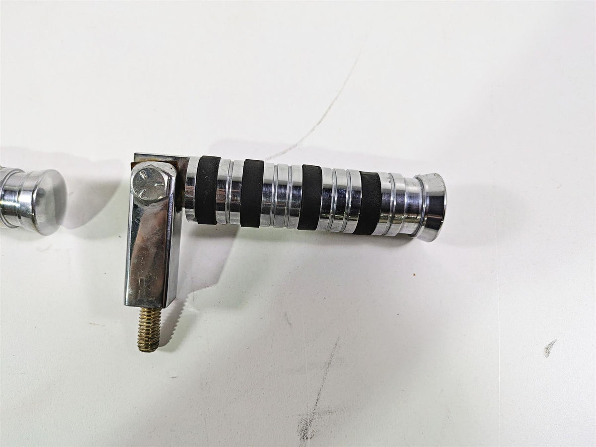 2009 Harley FLSTSB Cross Bones Rear Passenger Foot Peg Set {{ shop.shopifyCountryName }} - Mototech271