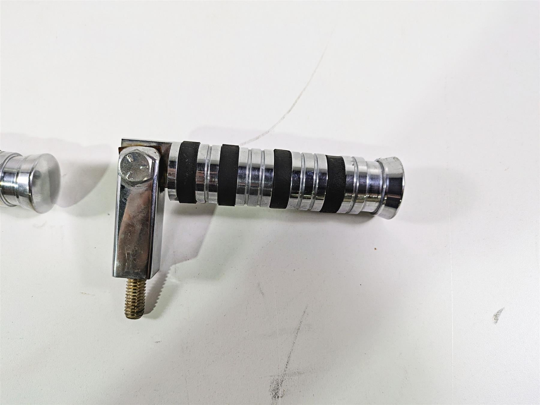 2009 Harley FLSTSB Cross Bones Rear Passenger Foot Peg Set {{ shop.shopifyCountryName }} - Mototech271