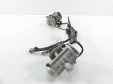 Load image into Gallery viewer, 2003 BMW R1150 GS R21 Throttle Body Set &amp; Junction Box 13541342495 13541342496
