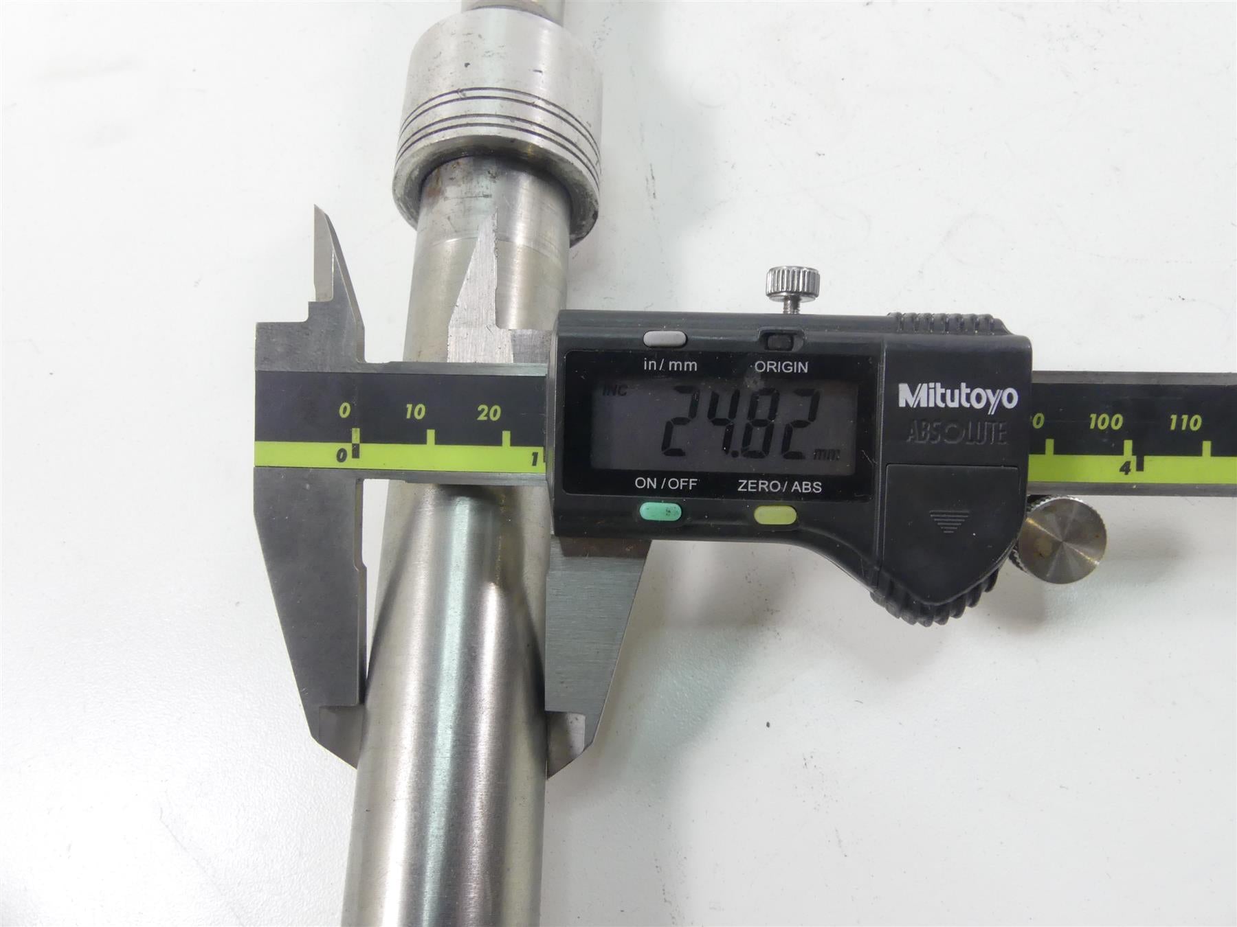 2013 Harley Touring FLTRX Road Glide Front Axle Wheel Spindle 25mm 41547-07A {{ shop.shopifyCountryName }} - Mototech271