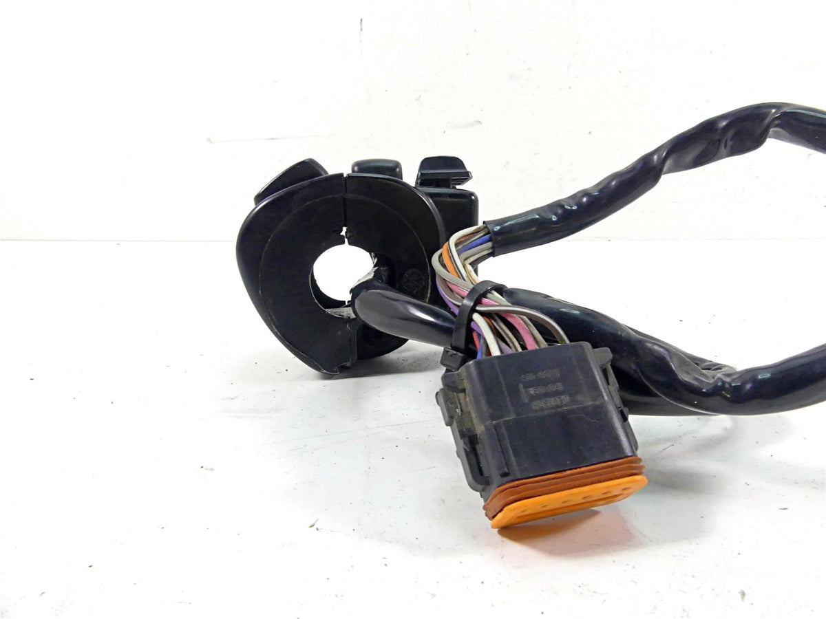 2004 Harley Touring FLHTCUI Electra Glide Right Hand Control Switch 71683-06A {{ shop.shopifyCountryName }} - Mototech271