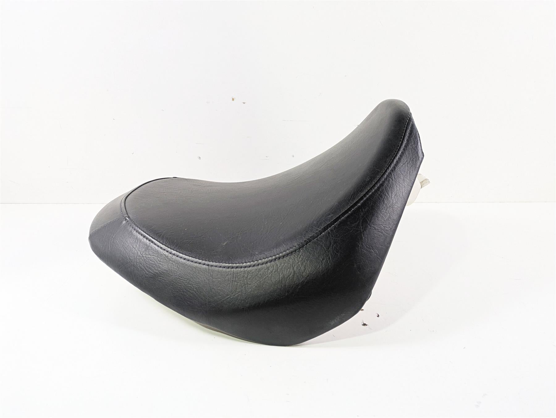 2019 Suzuki M109R VZR1800 Boulevard Front Seat Saddle 45100-48G01-48H {{ shop.shopifyCountryName }} - Mototech271