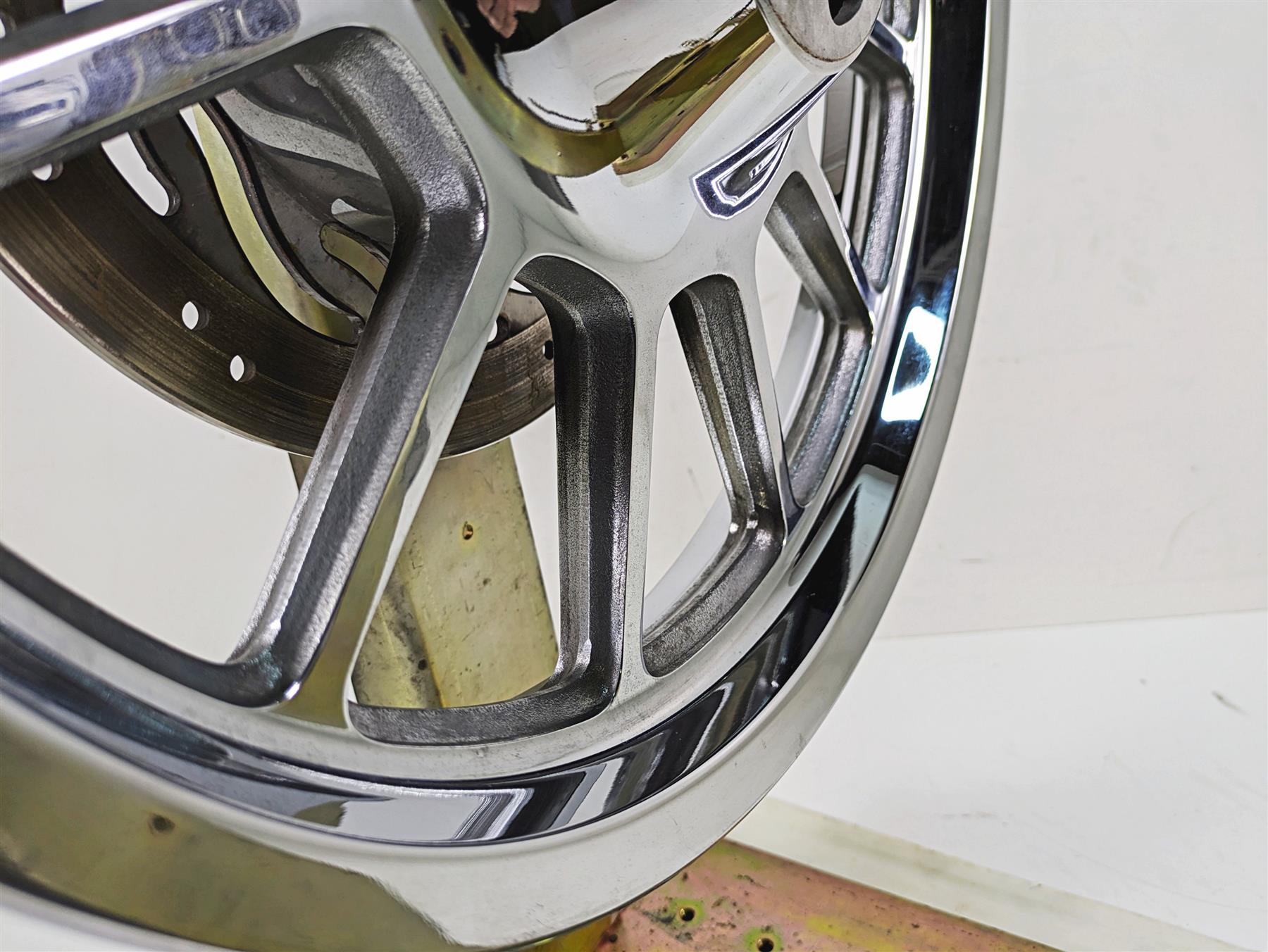 2011 Triumph America Straight 18x2.5 Front Wheel Chrome Rim T2001054 T2001058 {{ shop.shopifyCountryName }} - Mototech271
