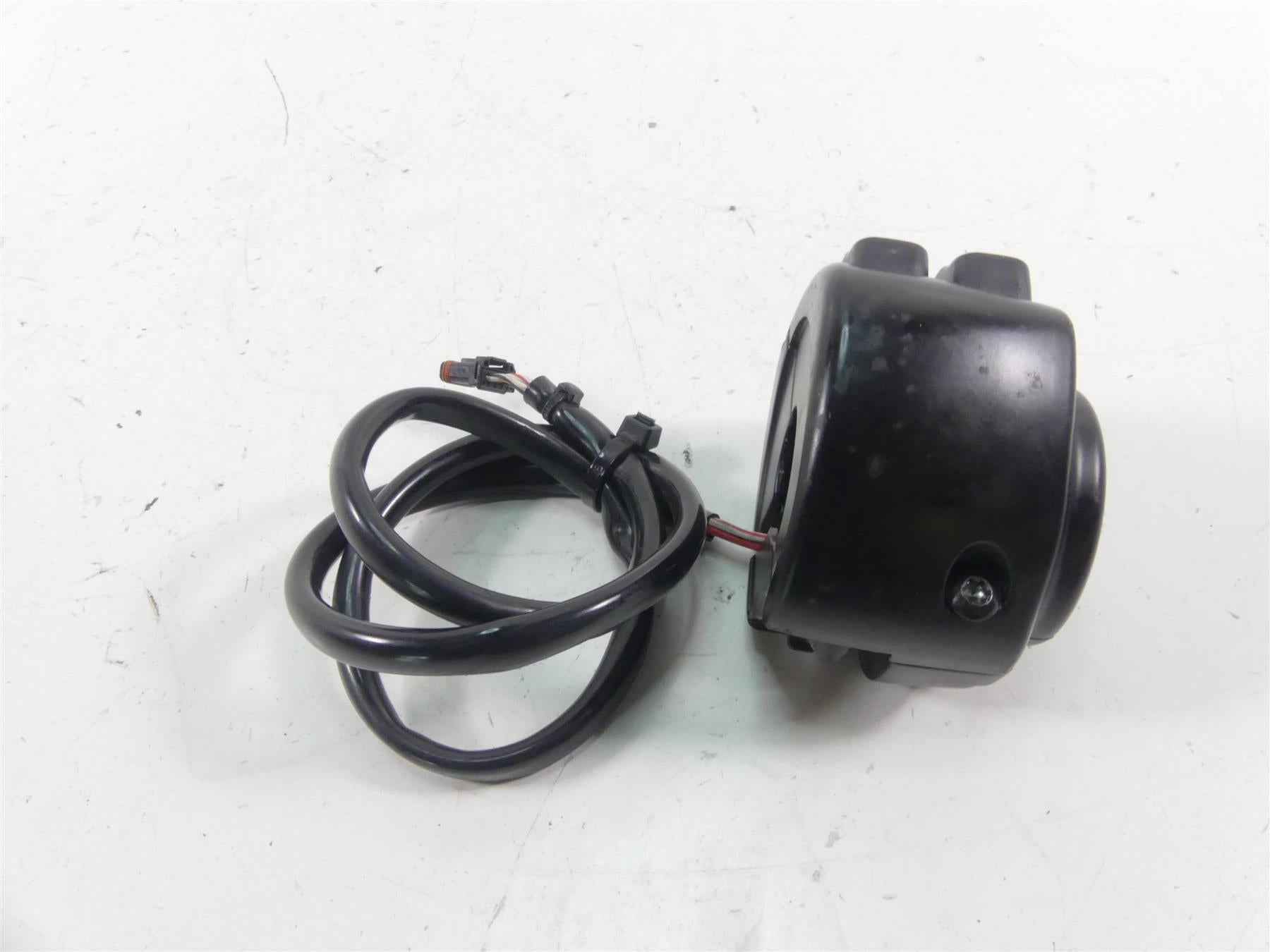 2021 Harley Softail FXBBS Street Bob Left Hand Light Control Switch 71500292 {{ shop.shopifyCountryName }} - Mototech271