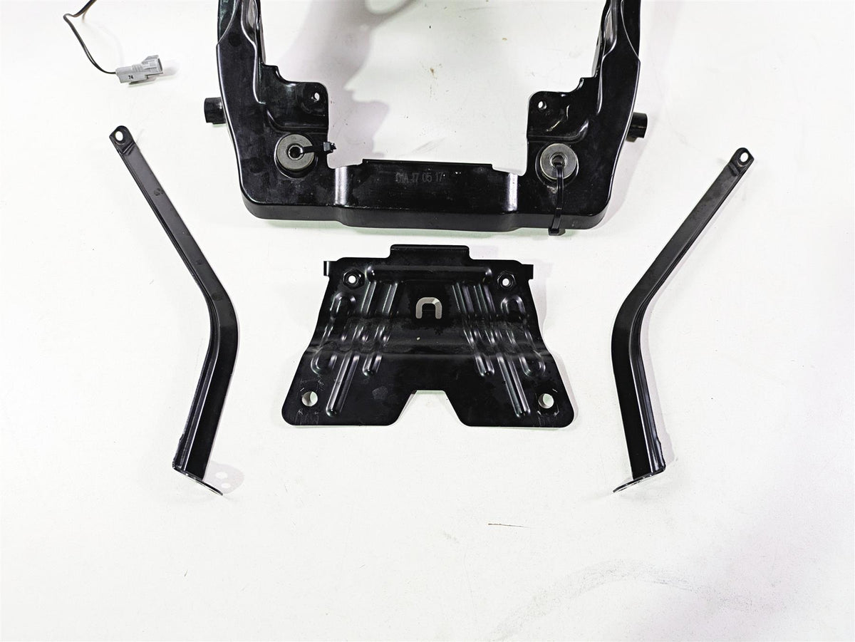 2017 Indian Chieftain Limited Front Fairing Stay Holder Carrier 1022608 {{ shop.shopifyCountryName }} - Mototech271