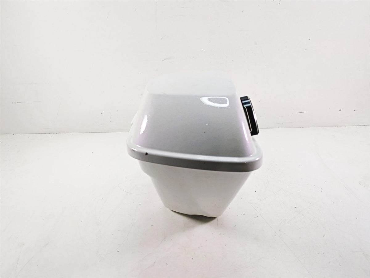 2019 Harley Touring FLHX Street Glide Right Saddlebag Saddle Bag 90200412 {{ shop.shopifyCountryName }} - Mototech271