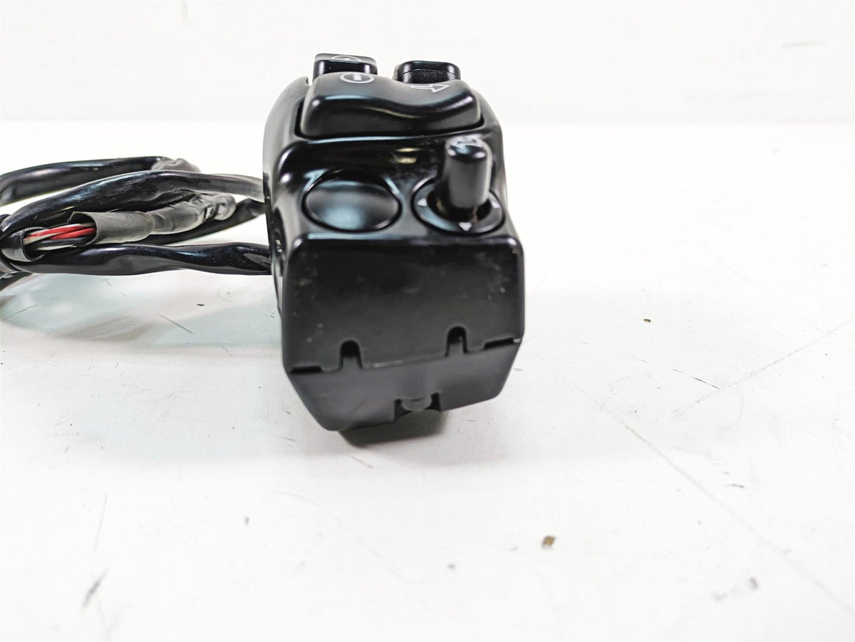 2019 Harley Touring FLHX Street Glide Right Hand Control Switch 71500129C {{ shop.shopifyCountryName }} - Mototech271