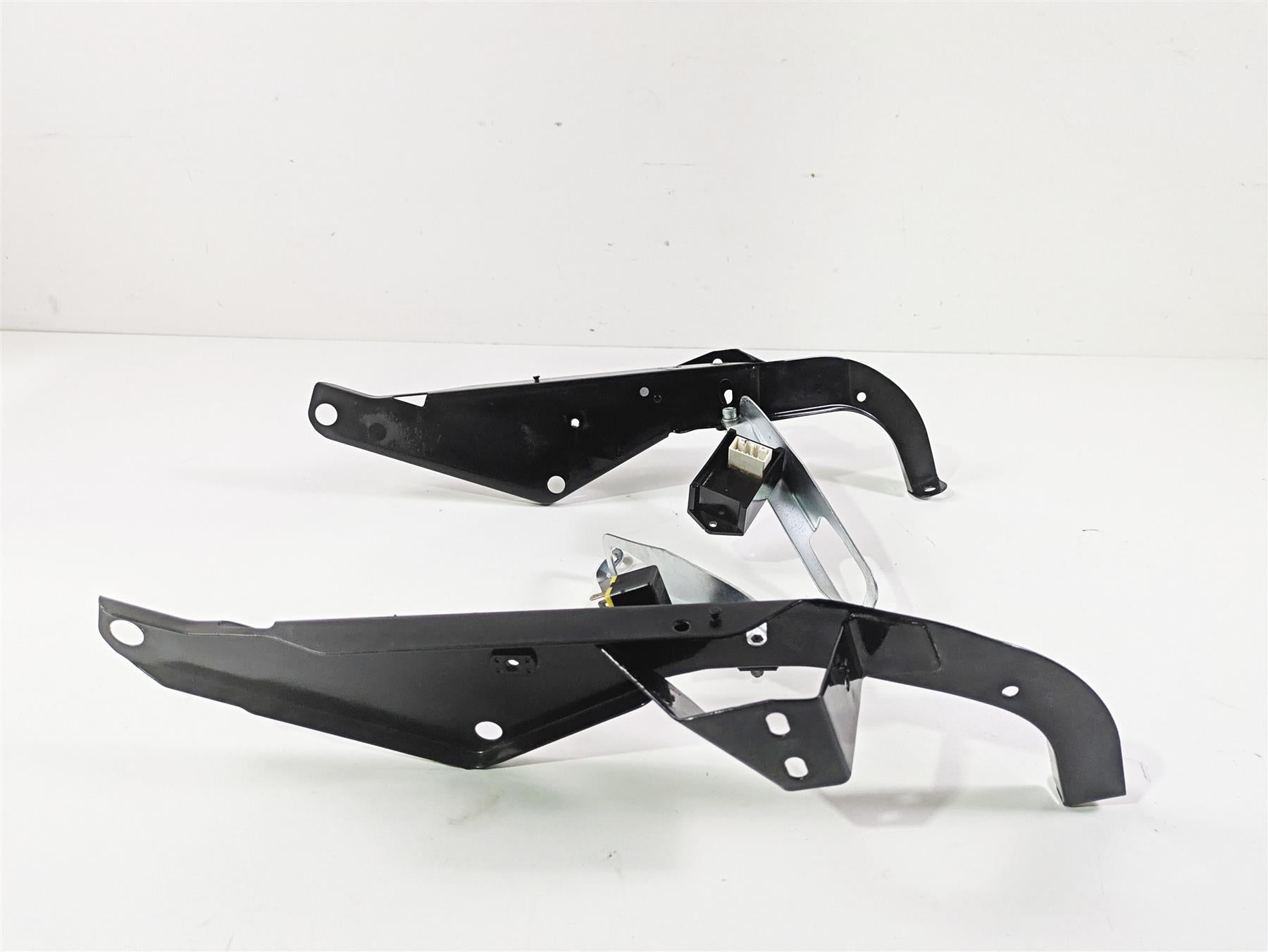 1999 Harley Touring FLHTCUI E-Glide Front Fairing Mount Set 58478-96B 58479-96B {{ shop.shopifyCountryName }} - Mototech271