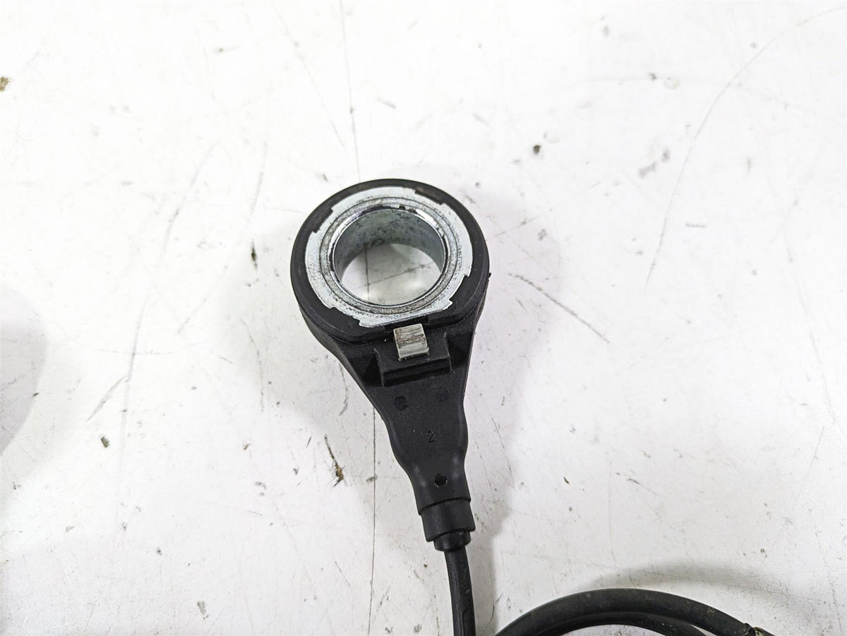 2015 Harley Touring FLHXS Street Glide Front Rear Abs Sensor Set 32700015 {{ shop.shopifyCountryName }} - Mototech271