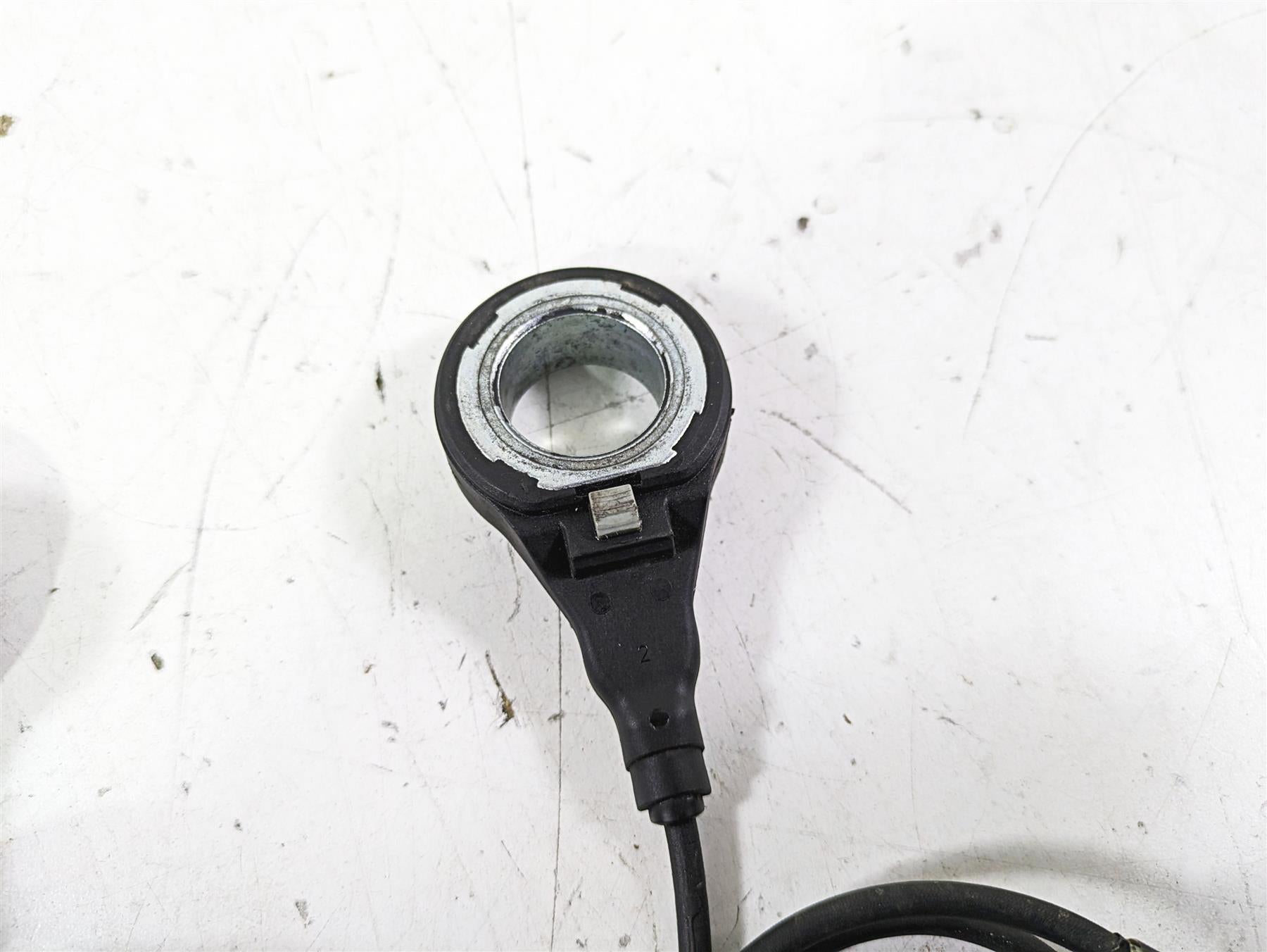 2015 Harley Touring FLHXS Street Glide Front Rear Abs Sensor Set 32700015 {{ shop.shopifyCountryName }} - Mototech271