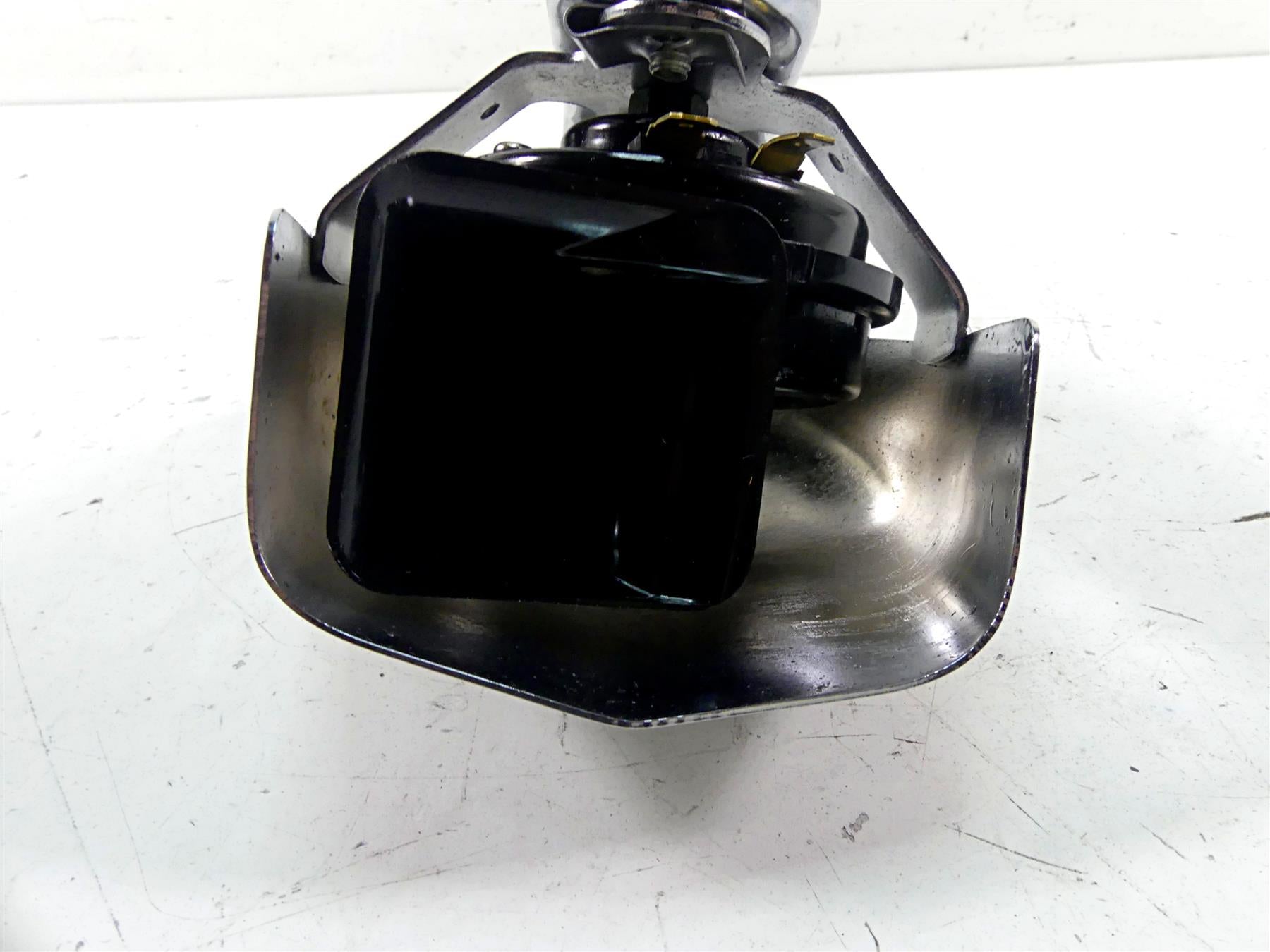 2002 Harley Touring FLHTC Electra Glide Horn & Chrome Cover 61300478A {{ shop.shopifyCountryName }} - Mototech271