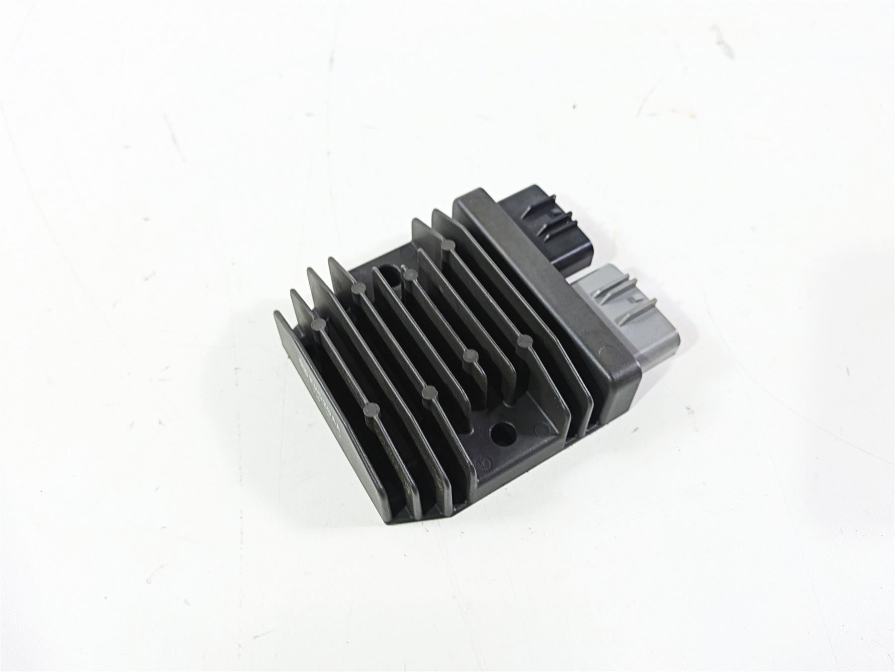 2017 Honda CBR600RR Voltage Regulator Rectifier FH020AA {{ shop.shopifyCountryName }} - Mototech271