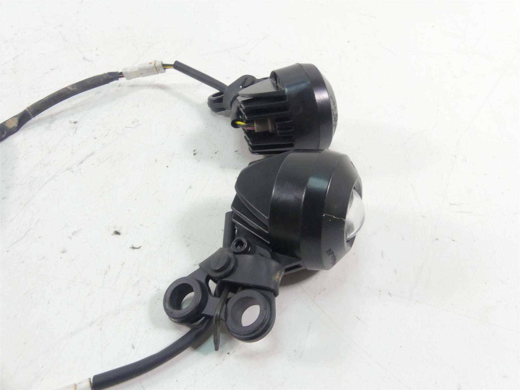 2020 Ducati Multistrada 1260 Enduro Led Front Spot Fog Light Set 96680834A {{ shop.shopifyCountryName }} - Mototech271