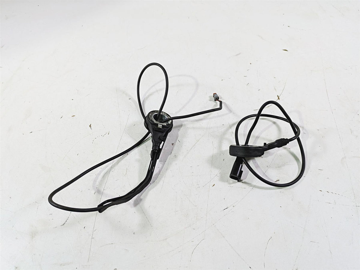 2018 Harley Softail FXFBS Fat Bob Abs Brake Wheel Speed Sensor Set 41100076 {{ shop.shopifyCountryName }} - Mototech271