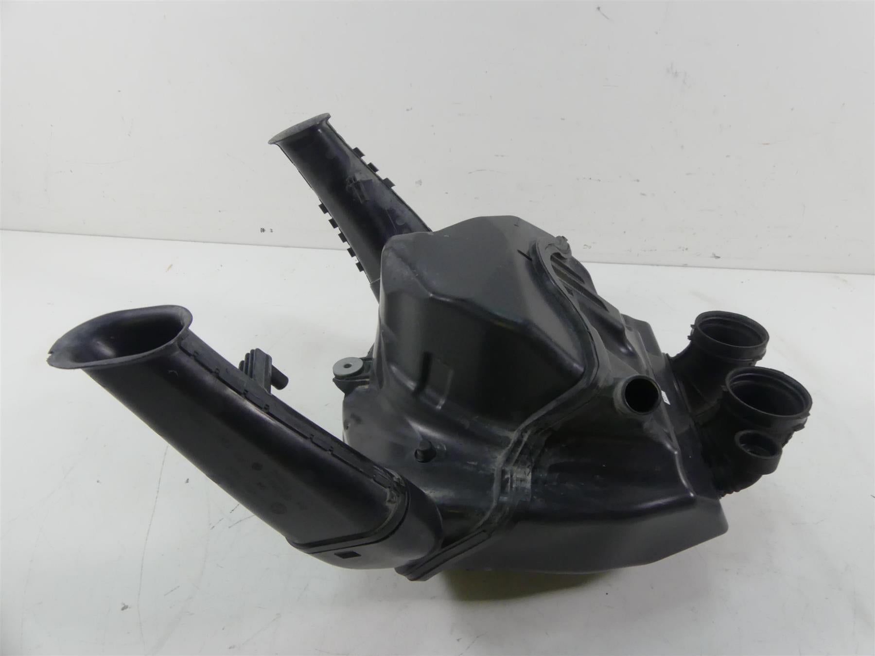 2020 BMW F850 GS K81 Rallye Air Box Cleaner Breather & Intake Tubes 13718550440 {{ shop.shopifyCountryName }} - Mototech271