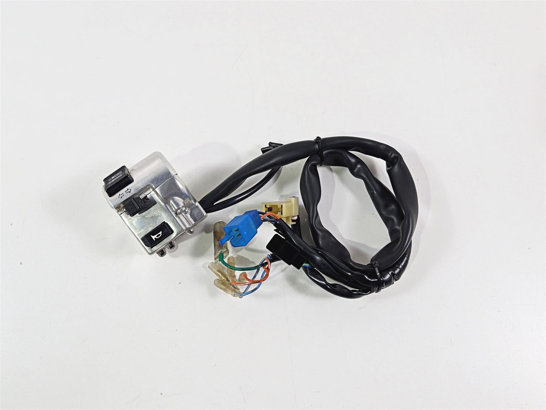 2003 Honda V-Twin VTX1800 C Left Hand Control Switch 35020-MCH-000 {{ shop.shopifyCountryName }} - Mototech271