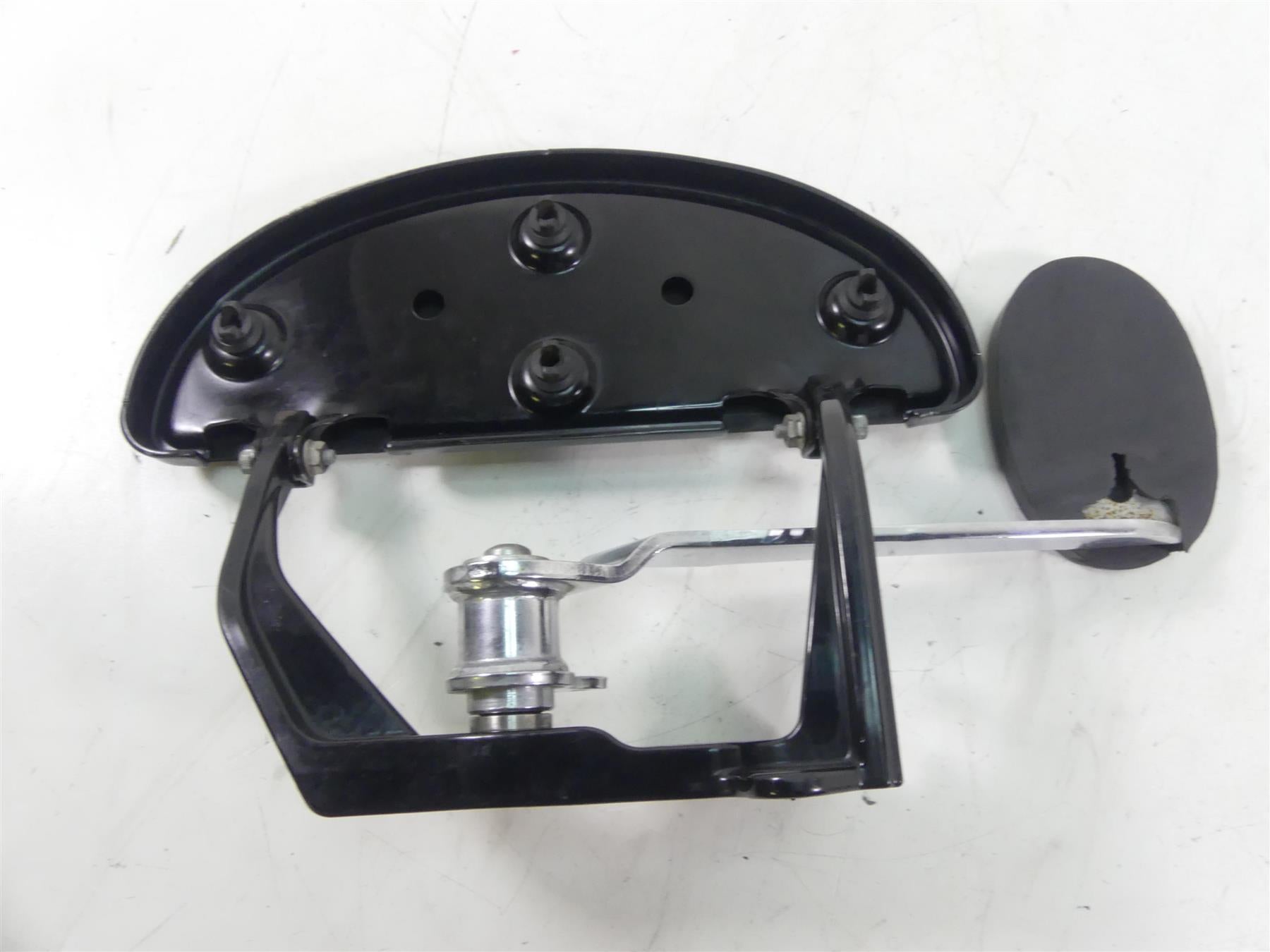 2016 Harley FLS Softail Slim Right Front Floorboard & Brake Pedal 42431-11 BP {{ shop.shopifyCountryName }} - Mototech271
