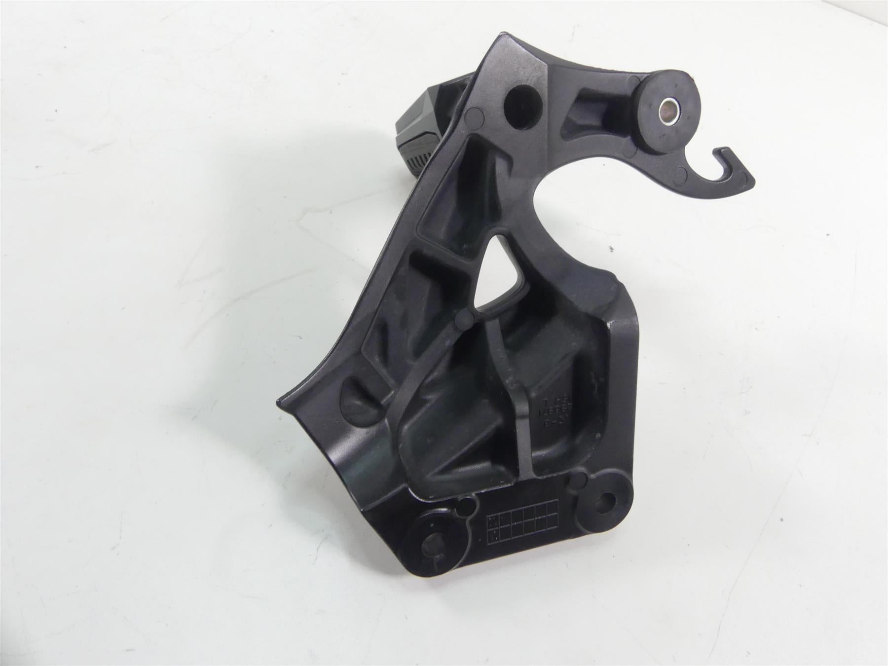 2020 Suzuki GSX1300 R Hayabusa Rear Passenger Footpeg Set 43600-15H20 {{ shop.shopifyCountryName }} - Mototech271