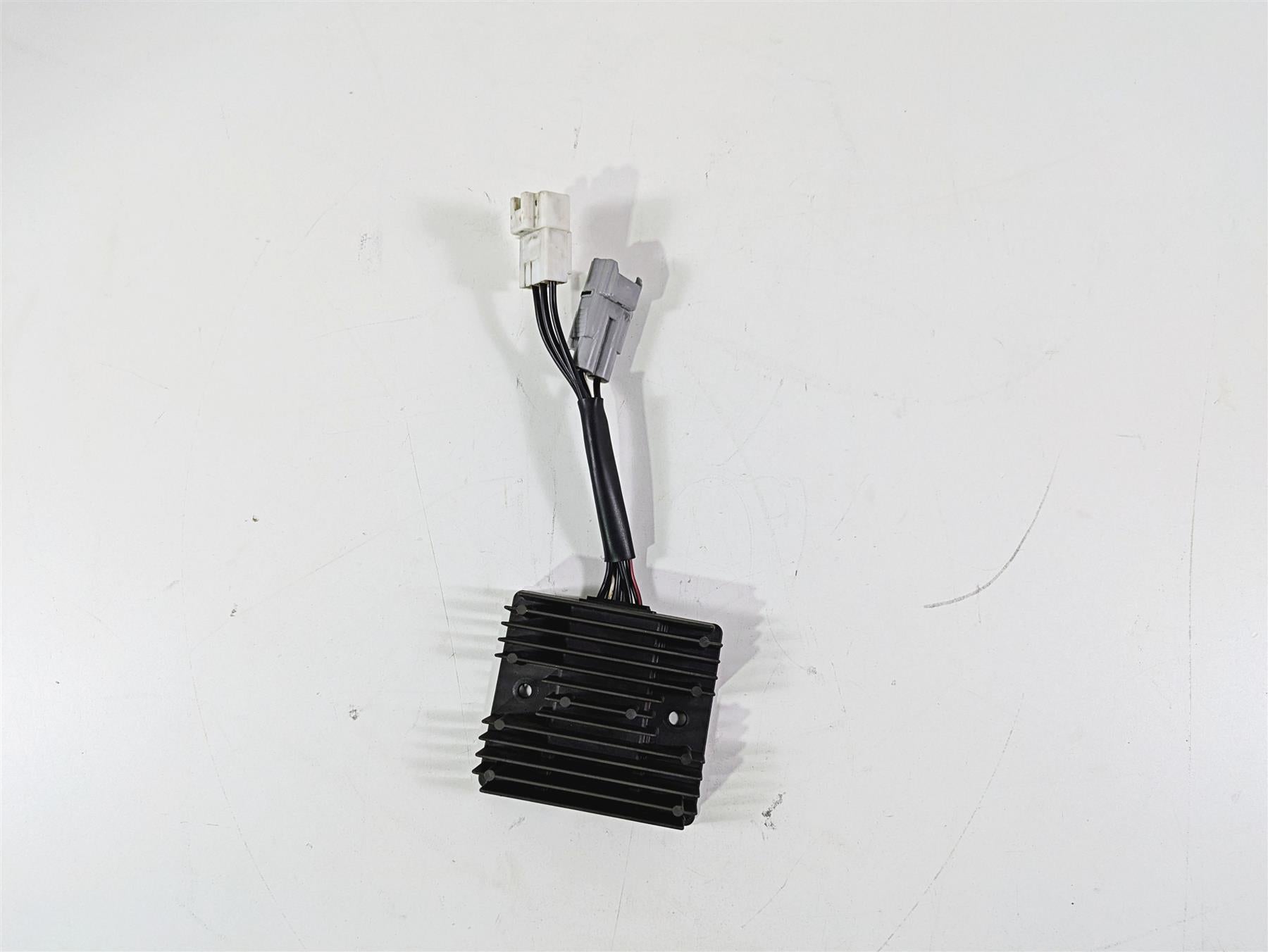 2016 Suzuki M109R VZR1800 Boulevard Rectifier Voltage Regulator 32800-10G30 {{ shop.shopifyCountryName }} - Mototech271