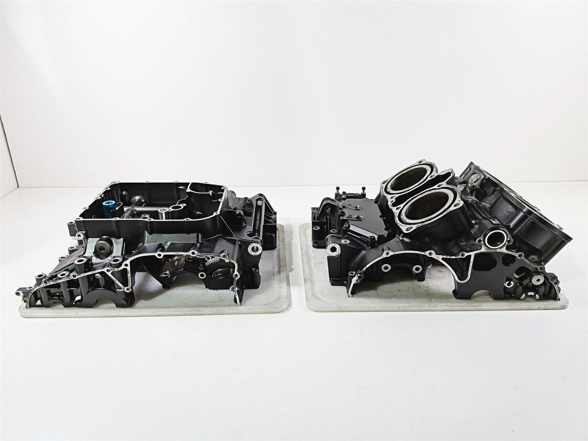 2009 Yamaha VMX17 V-Max 1700 Engine Crank Case Crankcase Set 2S3-15100-11-Mototech271