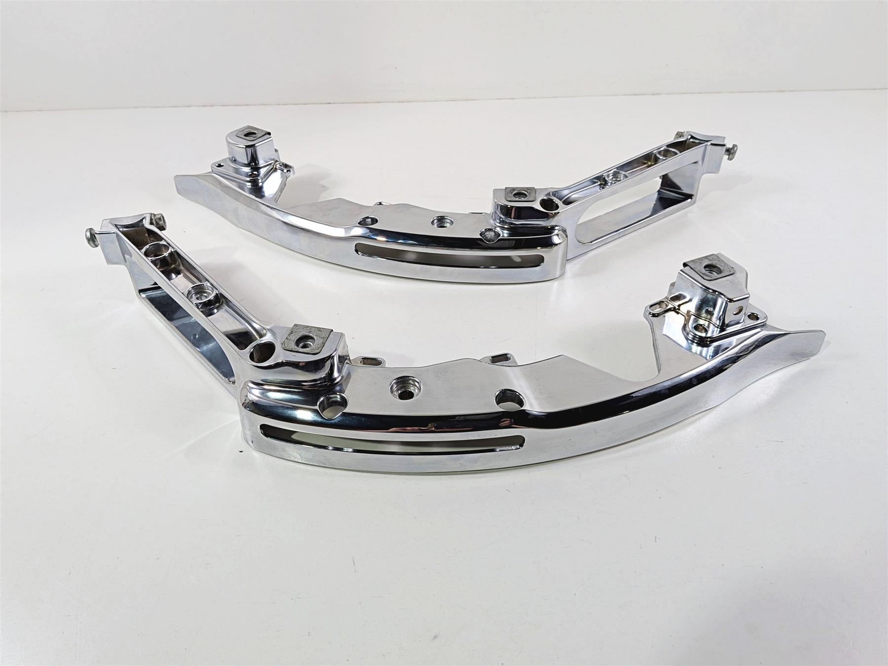 2018 Harley Touring FLHTCU Electra Glide Saddlebag Holder Support Chrome 90200502-Mototech271
