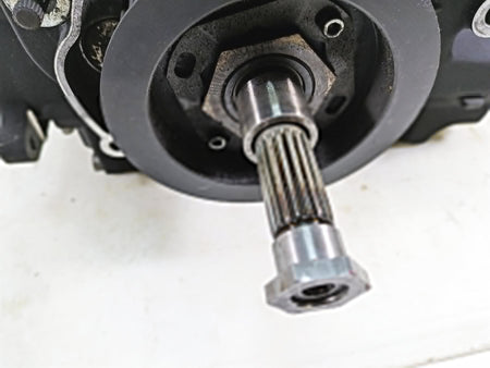 2011 Harley Touring FLHR Road King Transmission Gear Box 6-Speed 33166-10A {{ shop.shopifyCountryName }} - Mototech271