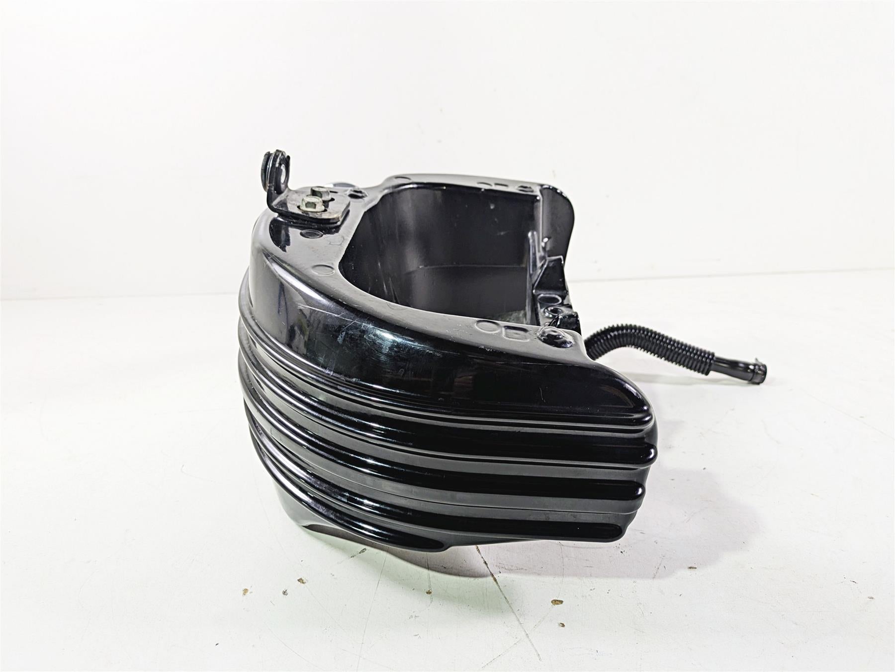 2009 Harley FXCWC Softail Rocker Oil Tank & Lines Set 62546-08 {{ shop.shopifyCountryName }} - Mototech271