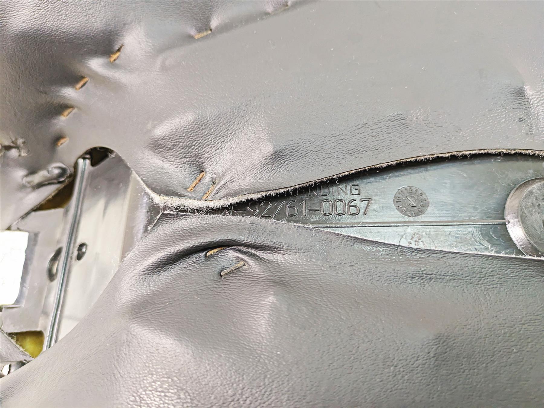2007 Harley Sportster XL1200 C Oem Rider Driver Seat Saddle - No Tears 51530-07 {{ shop.shopifyCountryName }} - Mototech271