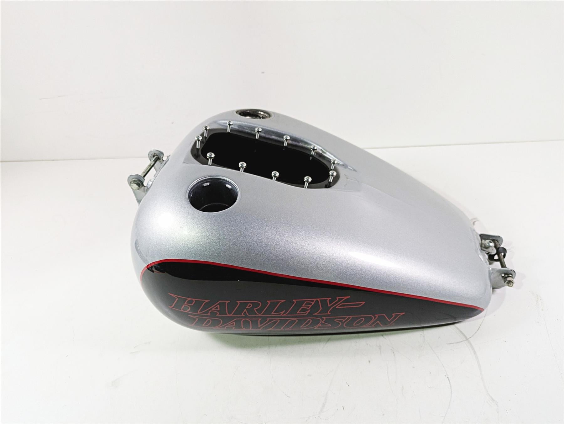 2014 Harley FXDL Dyna Low Rider Fuel Gas Petrol Tank - No Dent - Read 61000707 {{ shop.shopifyCountryName }} - Mototech271
