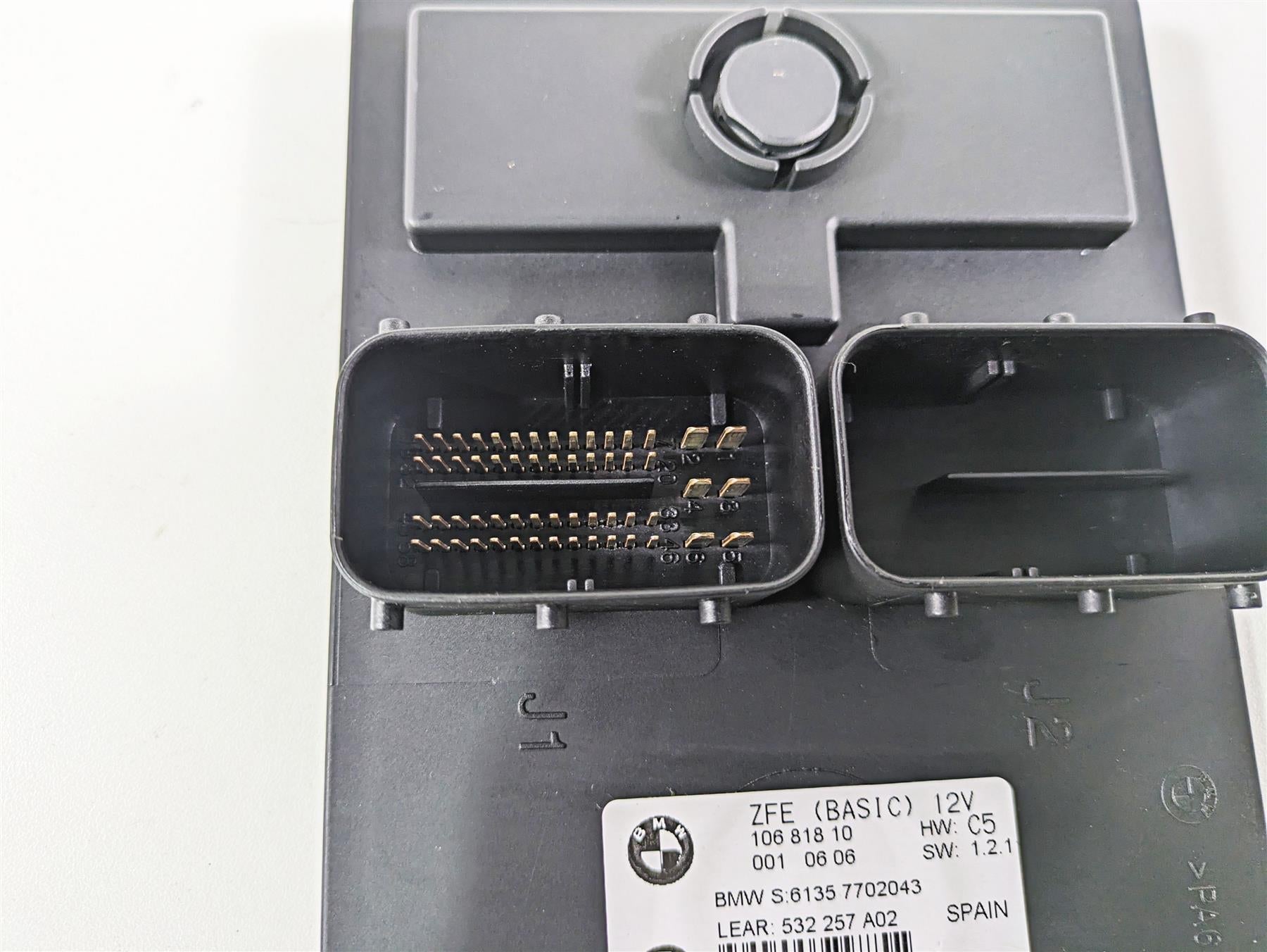 2006 BMW R1200GS K255 Adv Central Chassis Electronics Zfe Basic 61357702043 {{ shop.shopifyCountryName }} - Mototech271