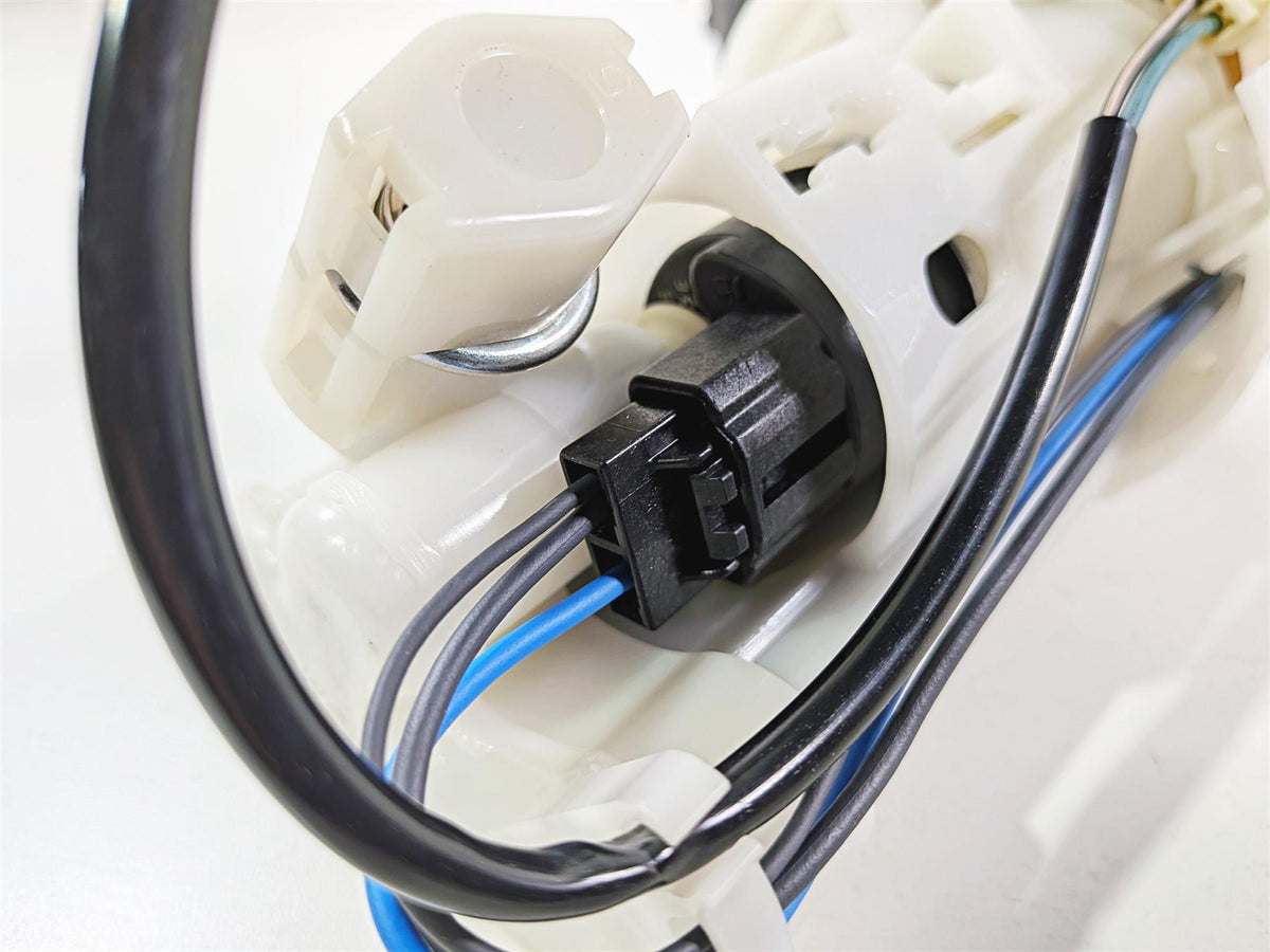 2022 Triumph Tiger 900 GT Pro Denso Fuel Gas Petrol Pump - Tested T2400735 {{ shop.shopifyCountryName }} - Mototech271