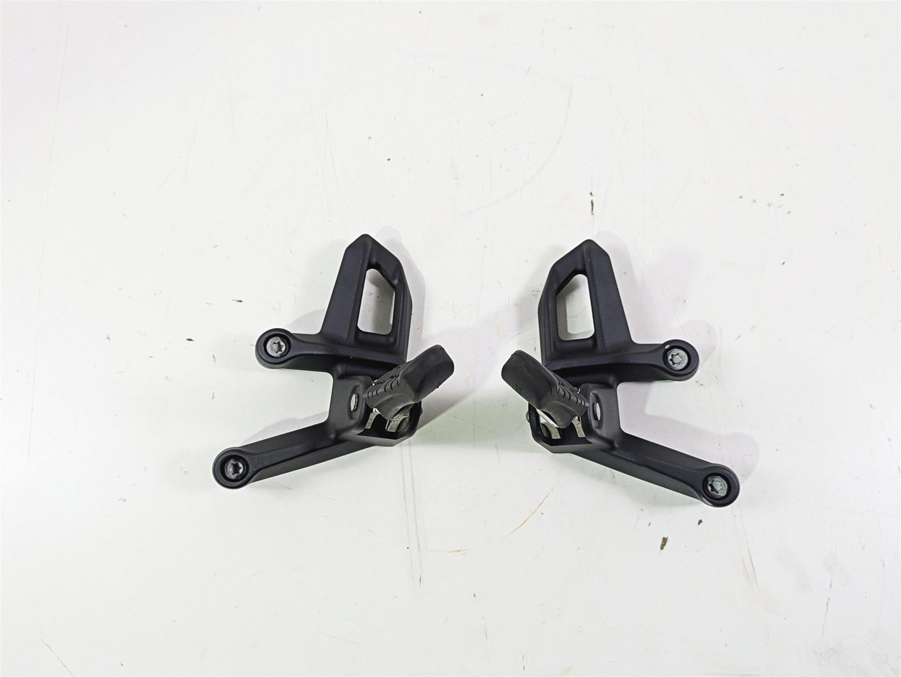 2018 KTM 1290 Super Adv S Rear Passenger Footpegs 6030304800033S 6030304900033S {{ shop.shopifyCountryName }} - Mototech271