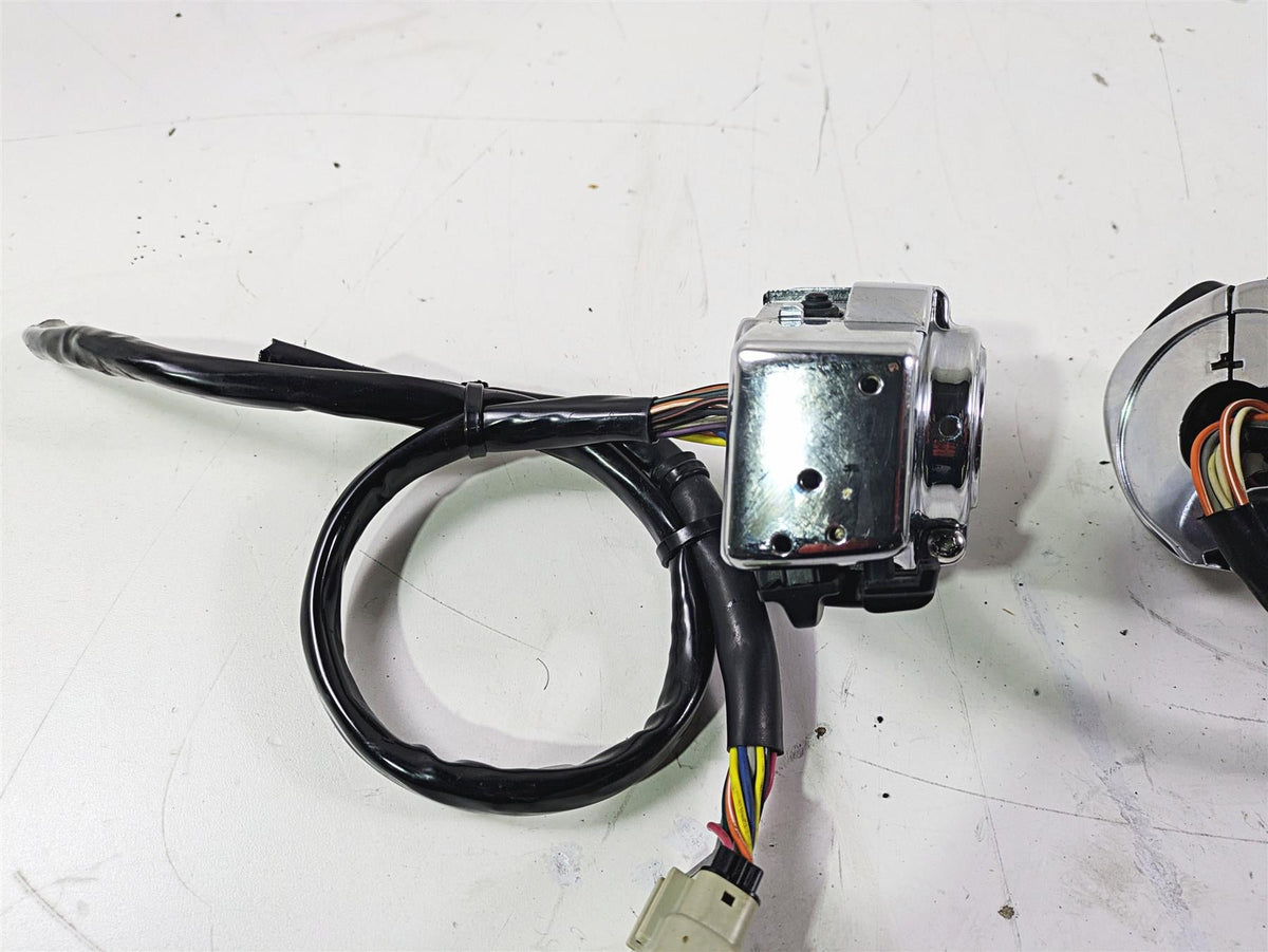2007 Harley Touring FLHTCU SE CVO E-Glide Chrome Hand Control Switches 71682-06A {{ shop.shopifyCountryName }} - Mototech271