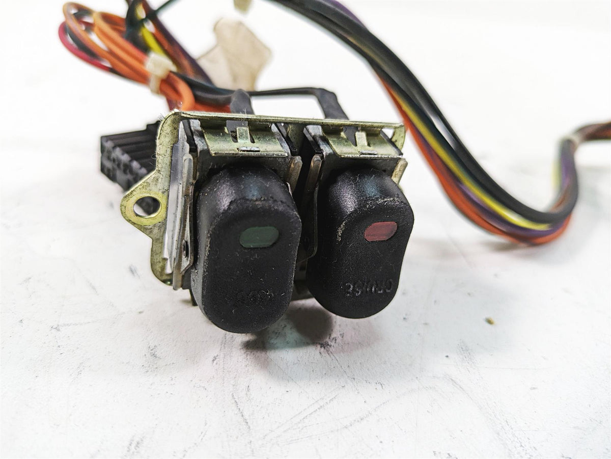 2010 Harley Touring FLHTCU Electra Glide Auxiliary Switch Set 70271-98 {{ shop.shopifyCountryName }} - Mototech271