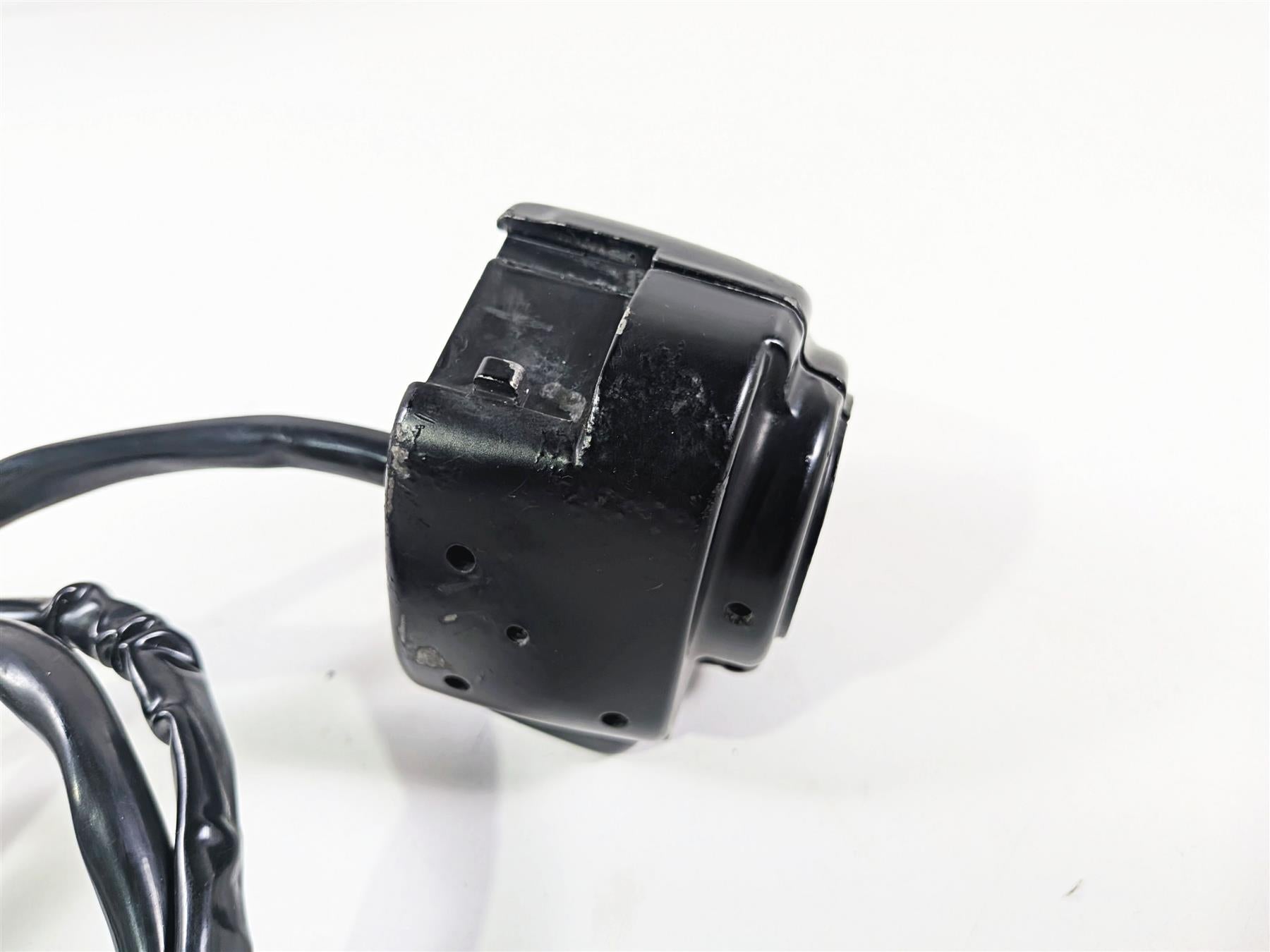 1998 Harley Dyna FXDL Low Rider Left Hand Control Switch 71682-06A {{ shop.shopifyCountryName }} - Mototech271