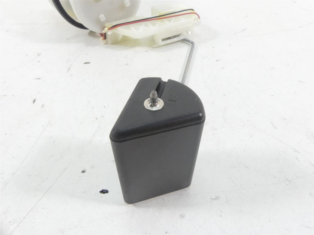 2021 Honda CBR600RR Fuel Gas Petrol Pump + Level Sender - Tested 16700-MFJ-D03 {{ shop.shopifyCountryName }} - Mototech271