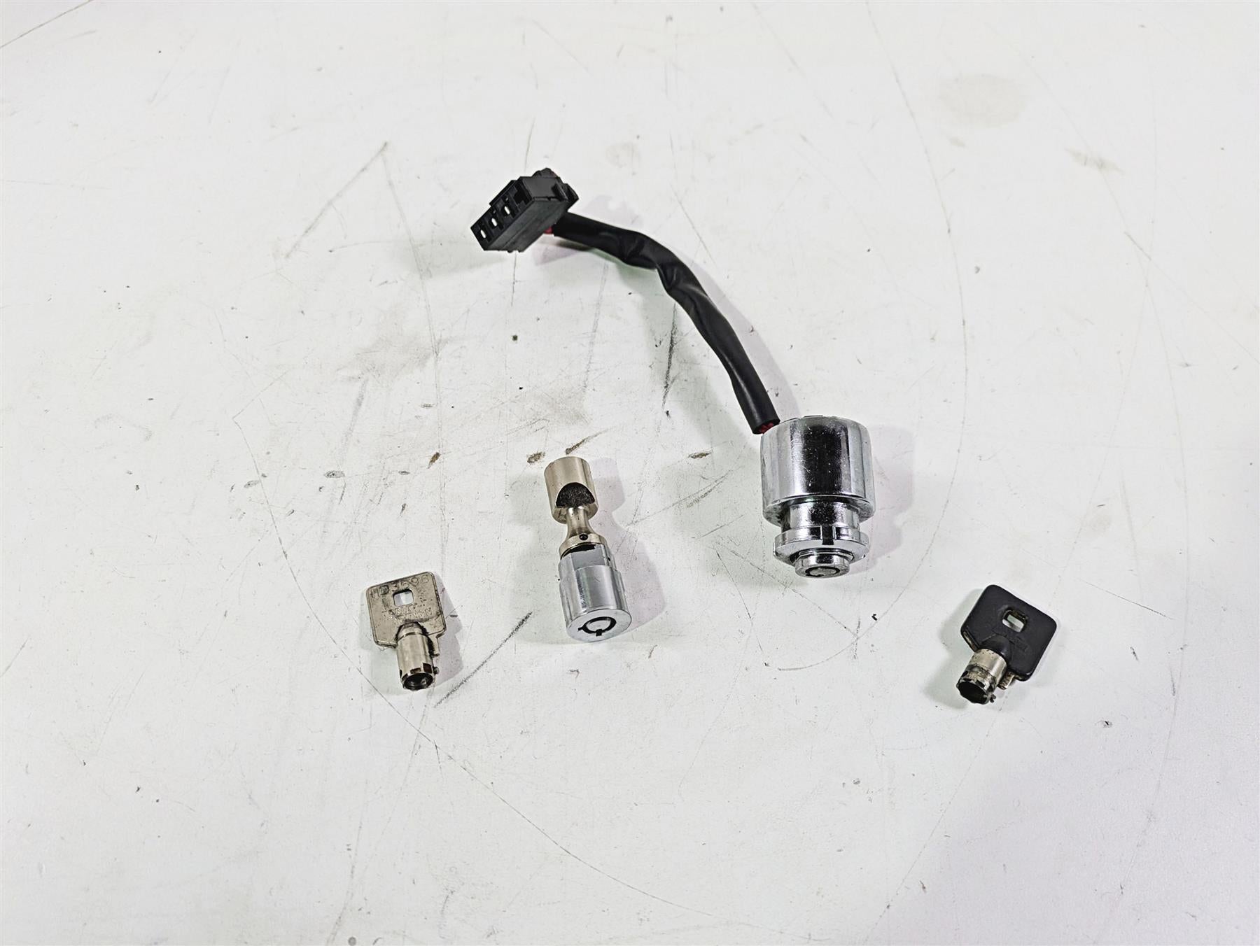 2002 Harley Dyna FXDL Low Rider Ignition Switch Key Lock Set - Read 71705-97 {{ shop.shopifyCountryName }} - Mototech271