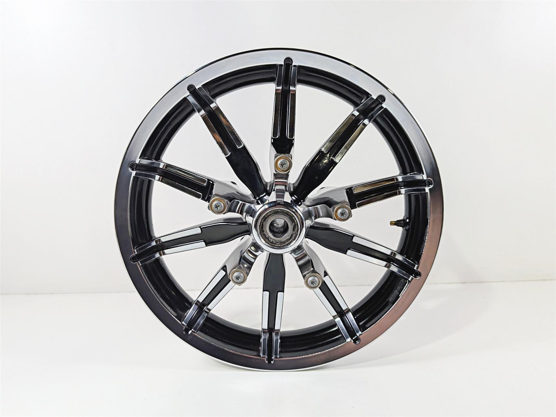 2018 Harley Touring FLHTCU Electra Glide Front Wheel Rim 17x3 Impeller Chrome 43300019-Mototech271