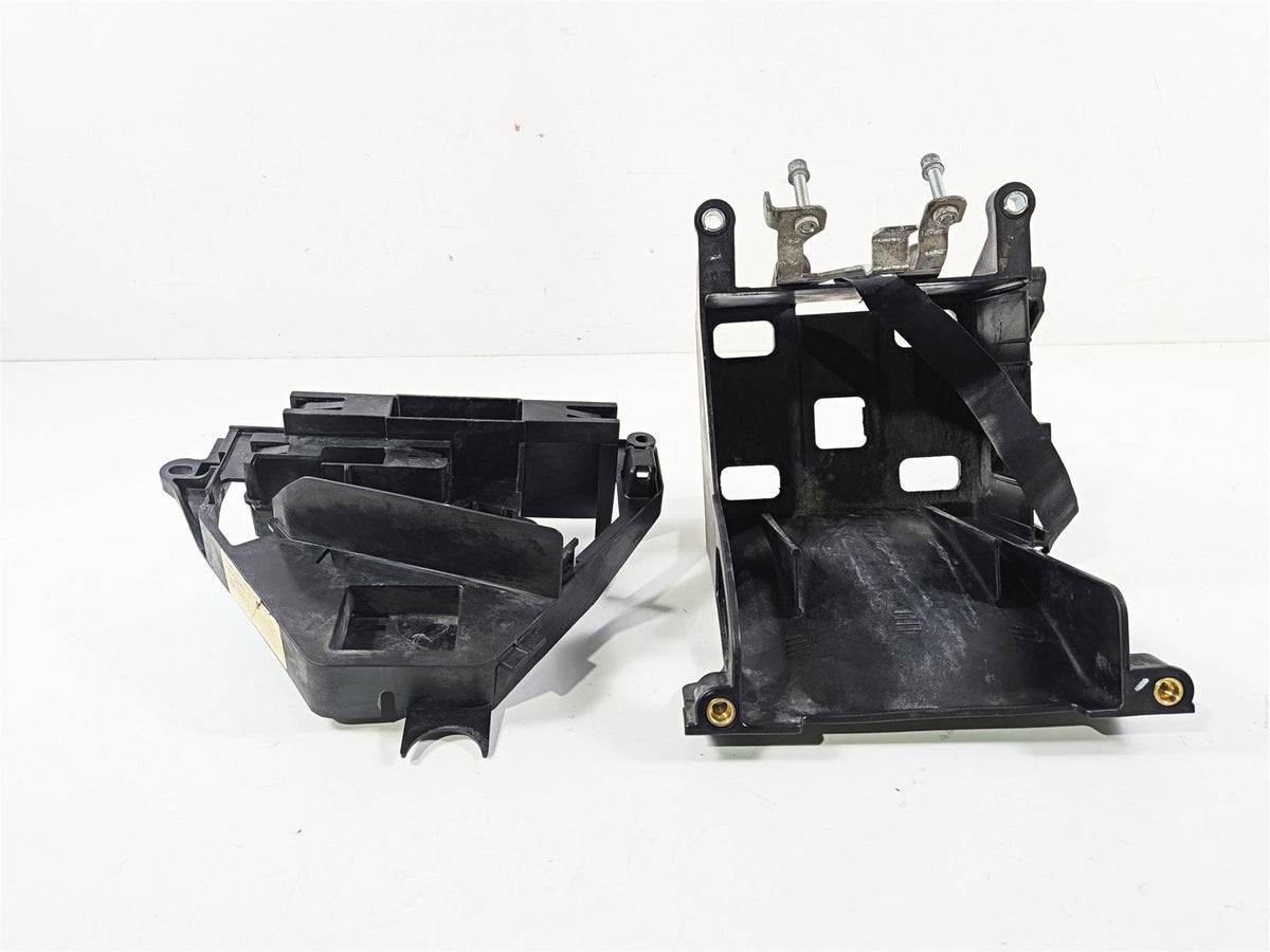 2020 Harley Touring FLTRK Road Glide Battery Electrical Tray -Read 69200175 {{ shop.shopifyCountryName }} - Mototech271