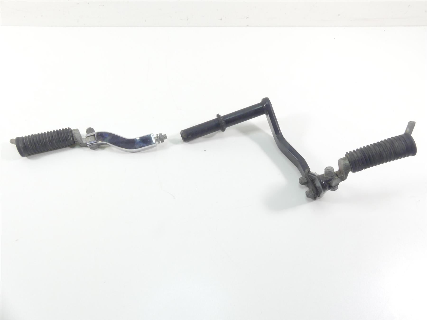 1999 Harley Dyna FXDS Convertible Rear Passenger Foot Peg Set + Mounts 52740-94A {{ shop.shopifyCountryName }} - Mototech271