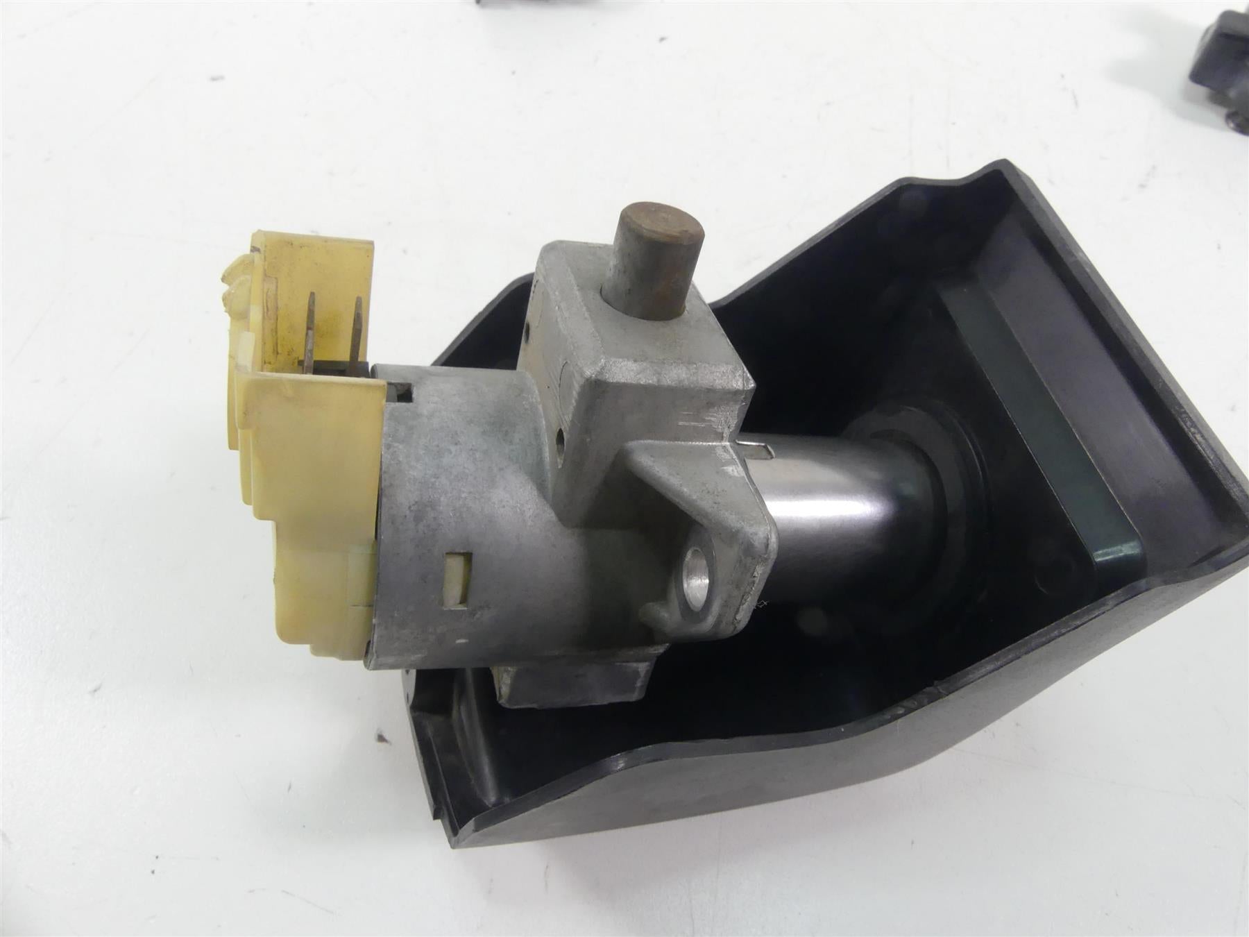1977 Honda CB750 A Four Hondamatic Ignition Switch Key Lock Set 35010-393-772 {{ shop.shopifyCountryName }} - Mototech271