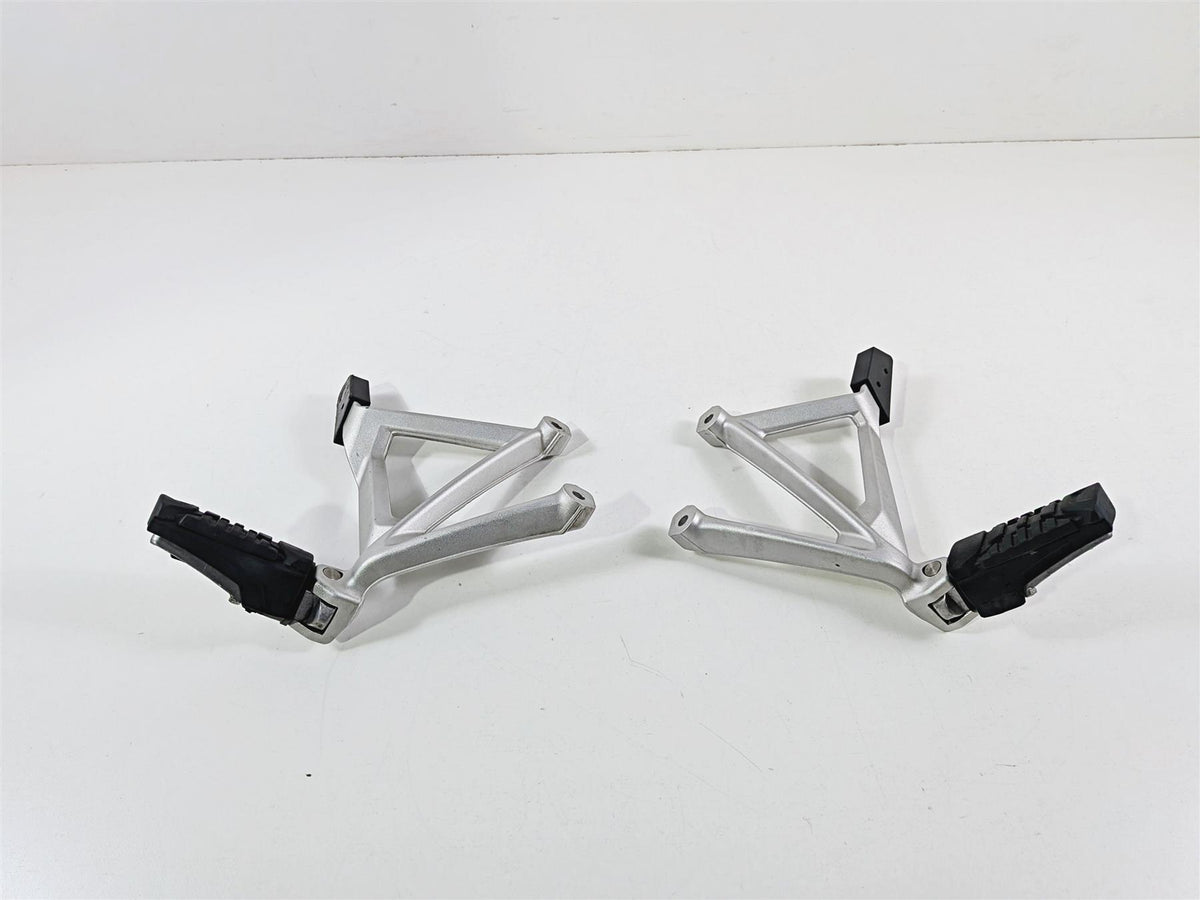 2019 BMW R1250GS K50 Rear Passenger Foot Peg Rest Set -Read 46718556264 46718556265 {{ shop.shopifyCountryName }} - Mototech271
