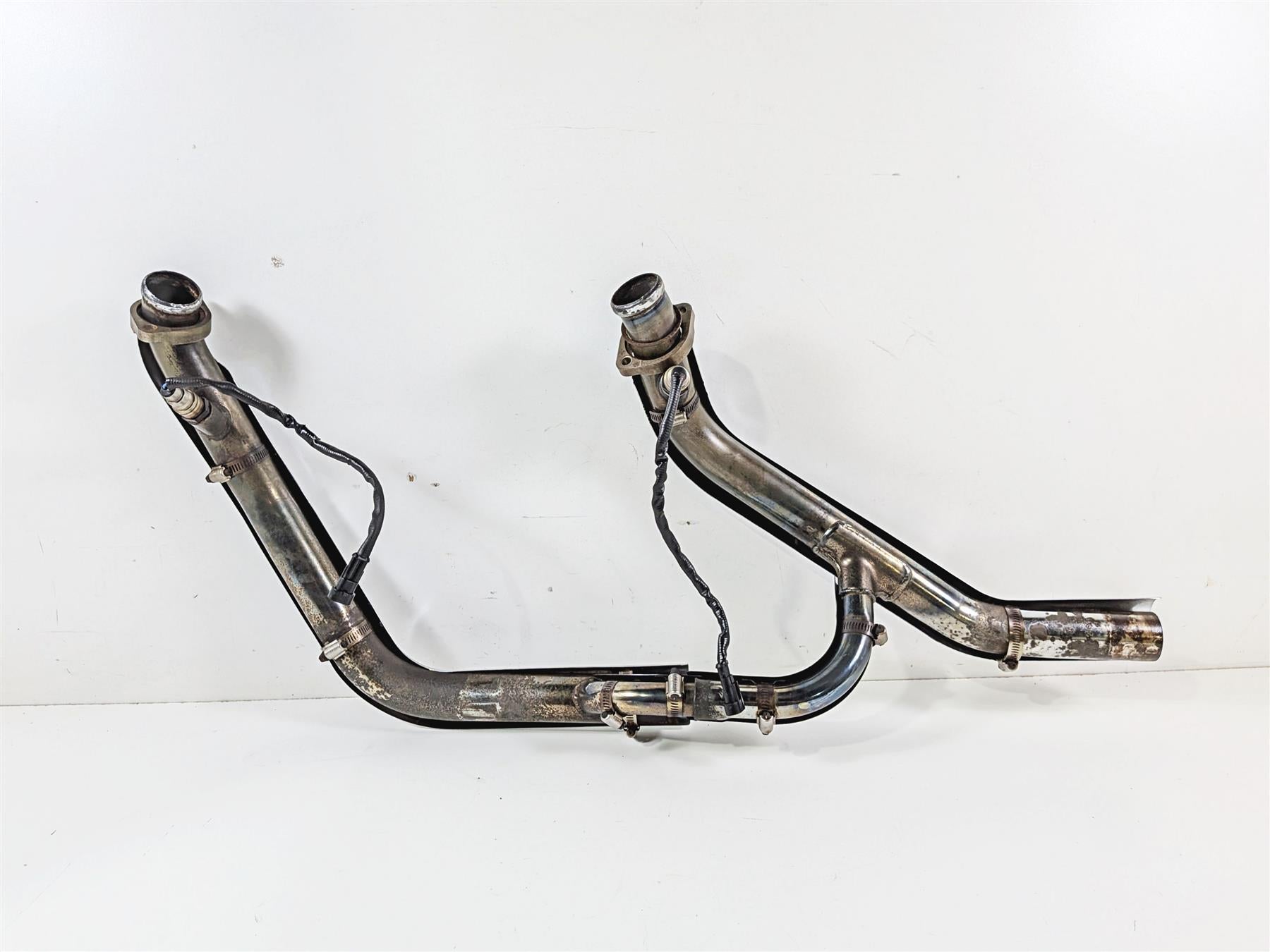 2007 Harley Dyna FXDB Street Bob Stock Exhaust Header Manifold Set 65631-06 {{ shop.shopifyCountryName }} - Mototech271